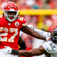 Illustration for article titled NFL Suspends Kareem Hunt Eight Games For Kicking And Shoving Woman